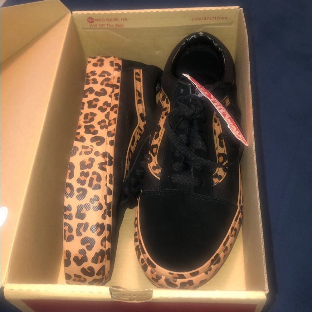 Leopard Vans